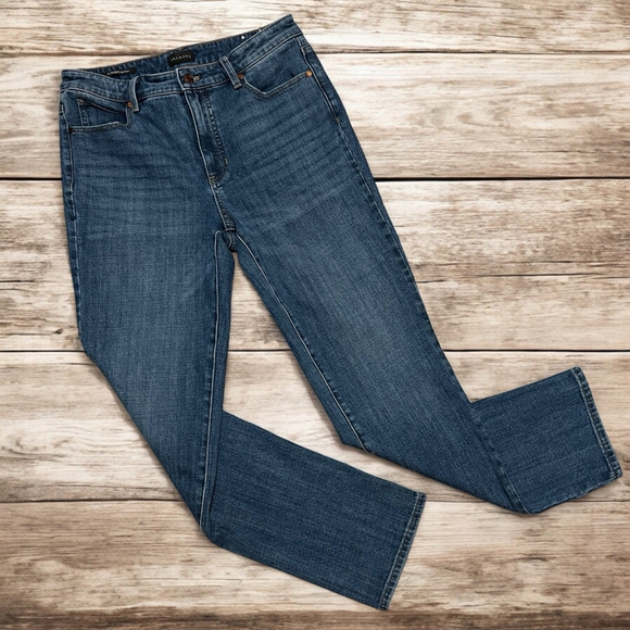 Talbots Women’s Size 8 Straight Leg Jeans Medium Wash Classic Fit Denim Pants - Picture 1 of 13